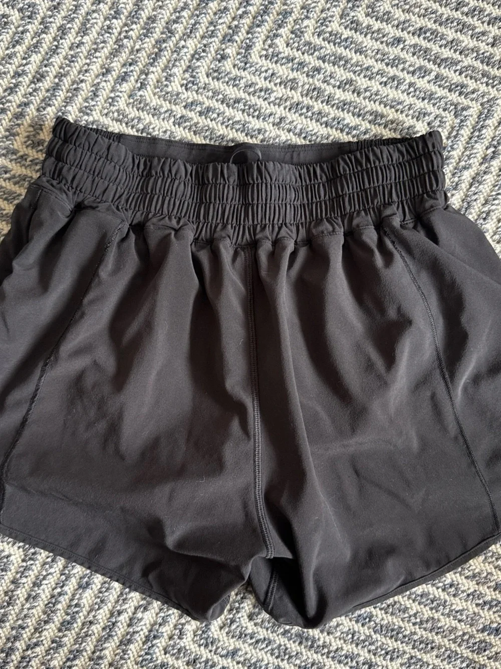 Lululemon Hotty Hot High-Rise Lined 4” Shorts Black | Size 6
